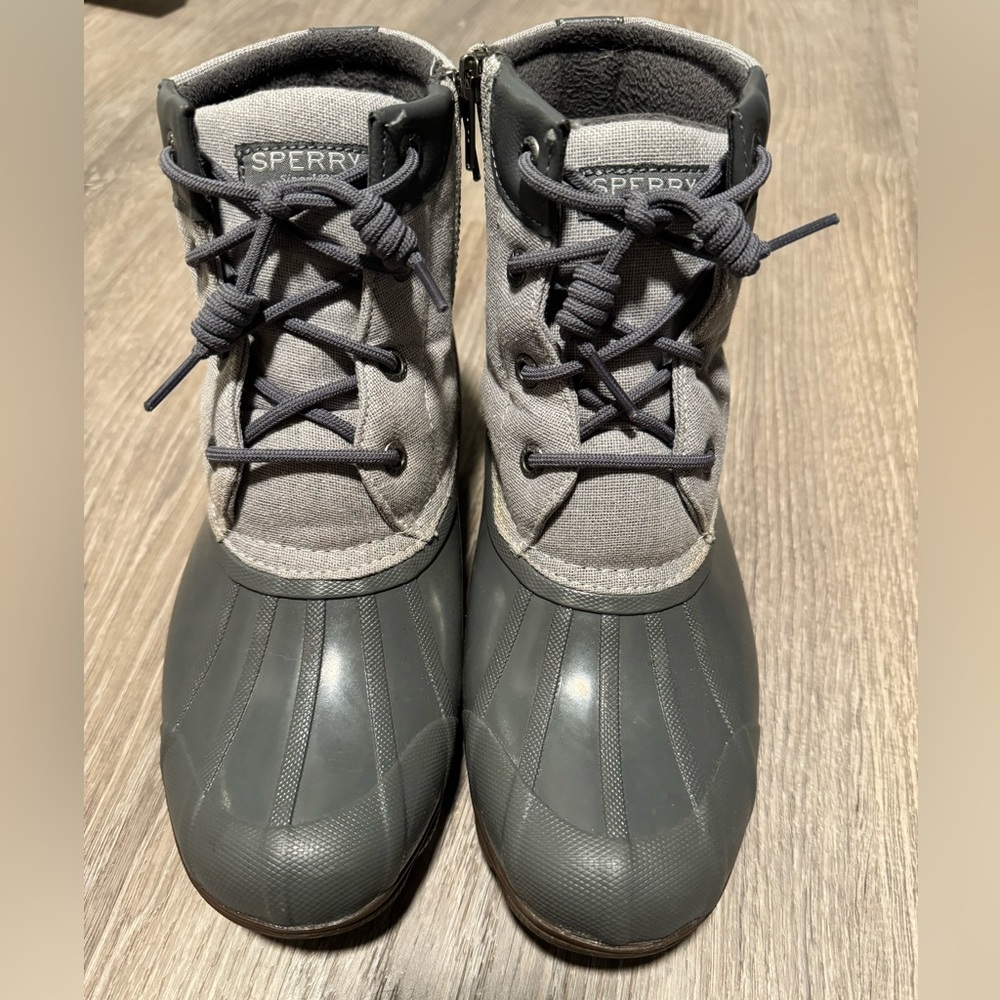 Women’s size 7 Sperry boots